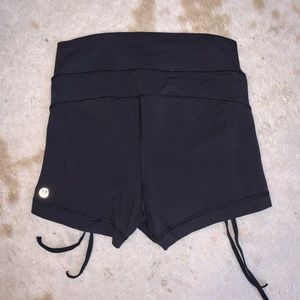Lululemon shorts size 2